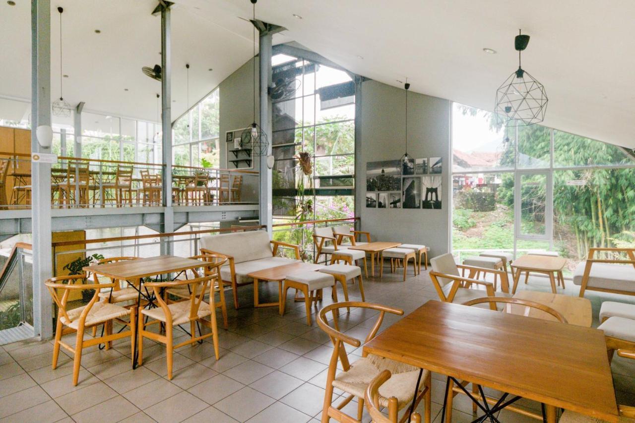 Oyo Life 3204 Beverly Park บันดุง ภายนอก รูปภาพ